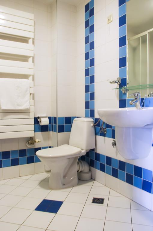 Hotel Sutoris Bochnia Quarto foto